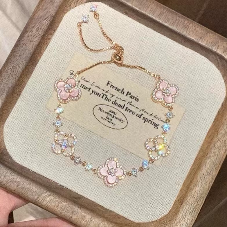 Sakura Cleef  Braecelet