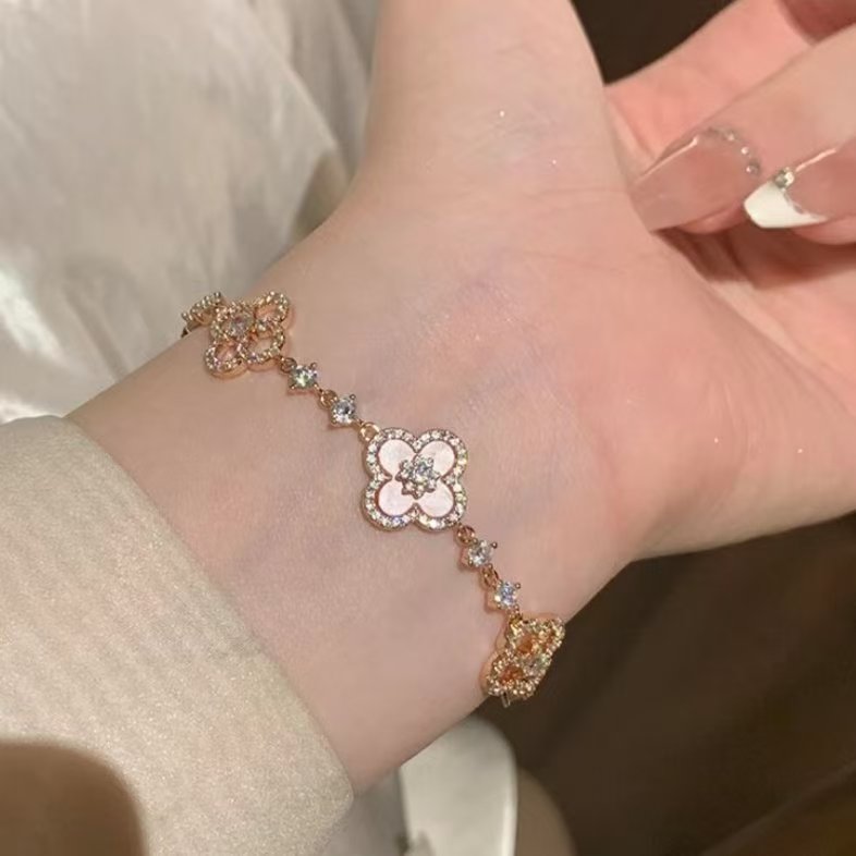 Sakura Cleef  Braecelet