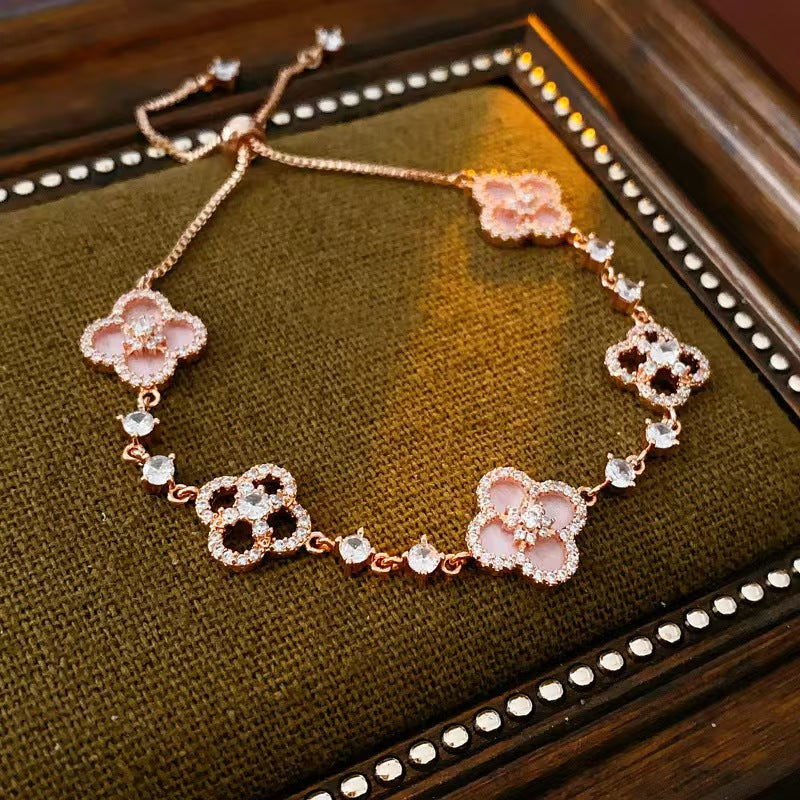 Sakura Cleef  Braecelet